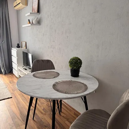 Апартамент Sea Breeze Ap58